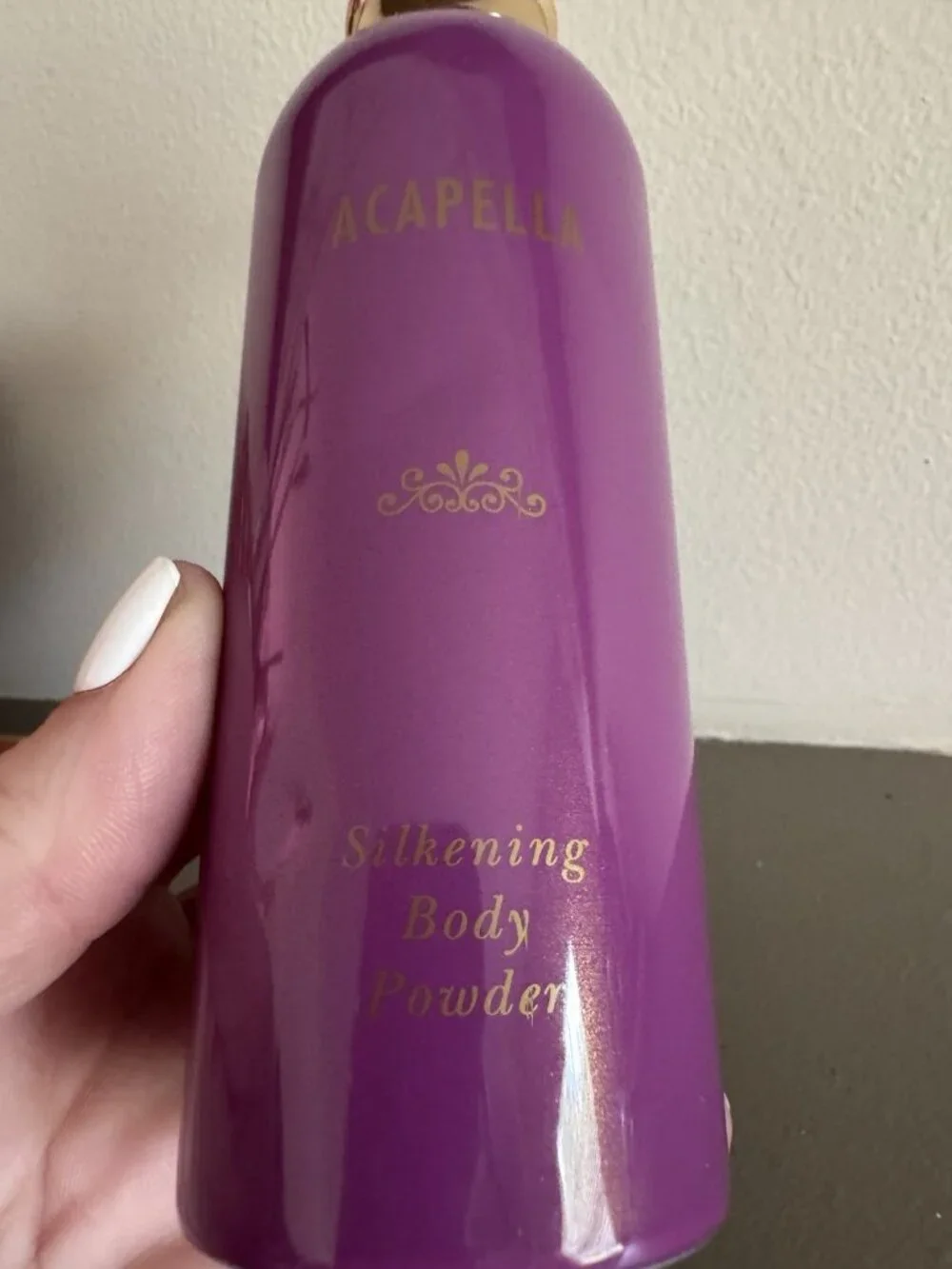 Vintage Mary Kay Acapella Silkening Body Powder 3.5oz NEW Scented Unopen Dented - Picture 3 of 8